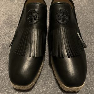 Tory Burch Black Leather shoe Espadrilles E.U.C
